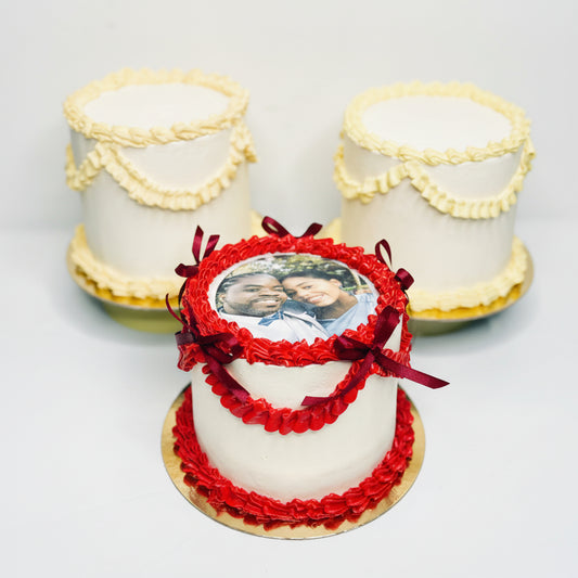 Vintage cake à personnaliser. À retrouver à Argenteuil. Idéal pour repas de fête entre amis ou en famille. 